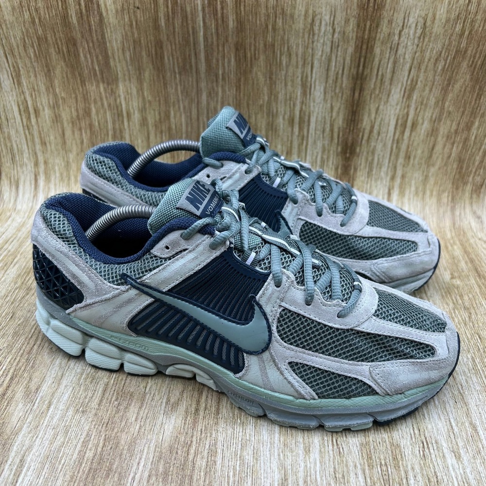 Nike Zoom Vomero 5 Men's Size 10.5 Seafoam Clay Green Mesh Shoes HF1553-005